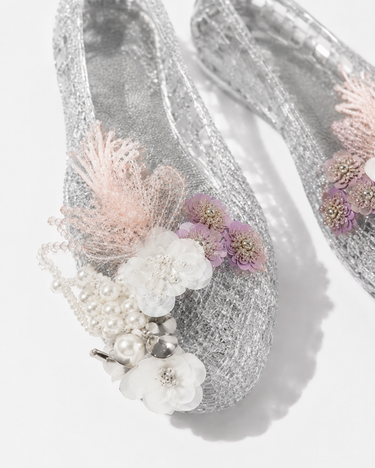 Silver Feather Bloom